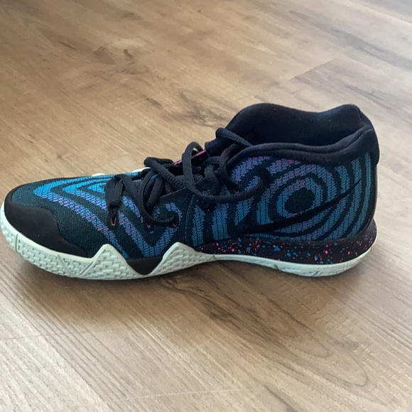 Colourful Nike sport shoes - Picture 4 of 6